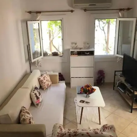 Kizilburun'da Manzarali, Bahceli 3+1 Feriehus Bodrum
