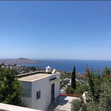 Vakantiehuis Kizilburun'da Manzarali, Bahceli 3+1 Bodrum